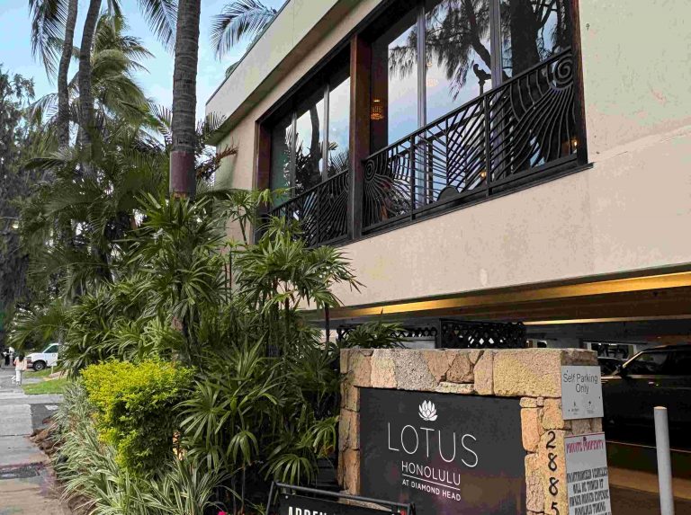 カイマナビーチの少し先にある大人の空間「arden　waikiki」に舌鼓