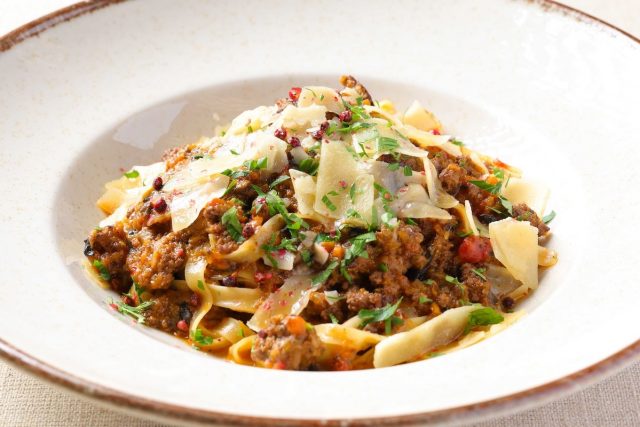 ワイキキショッピングプラザに新境地レストラン「ボタニコ ワイキキ」がオープン