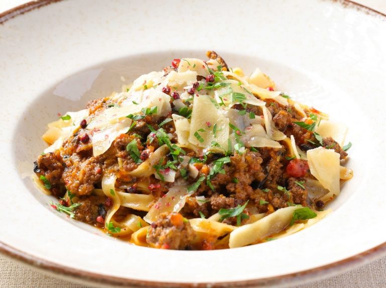 ワイキキショッピングプラザに新境地レストラン「ボタニコ ワイキキ」がオープン