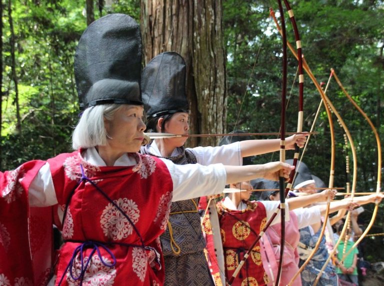 いにしえの武者、楽園に還る 流鏑馬（やぶさめ）26年ぶりにハワイへ
